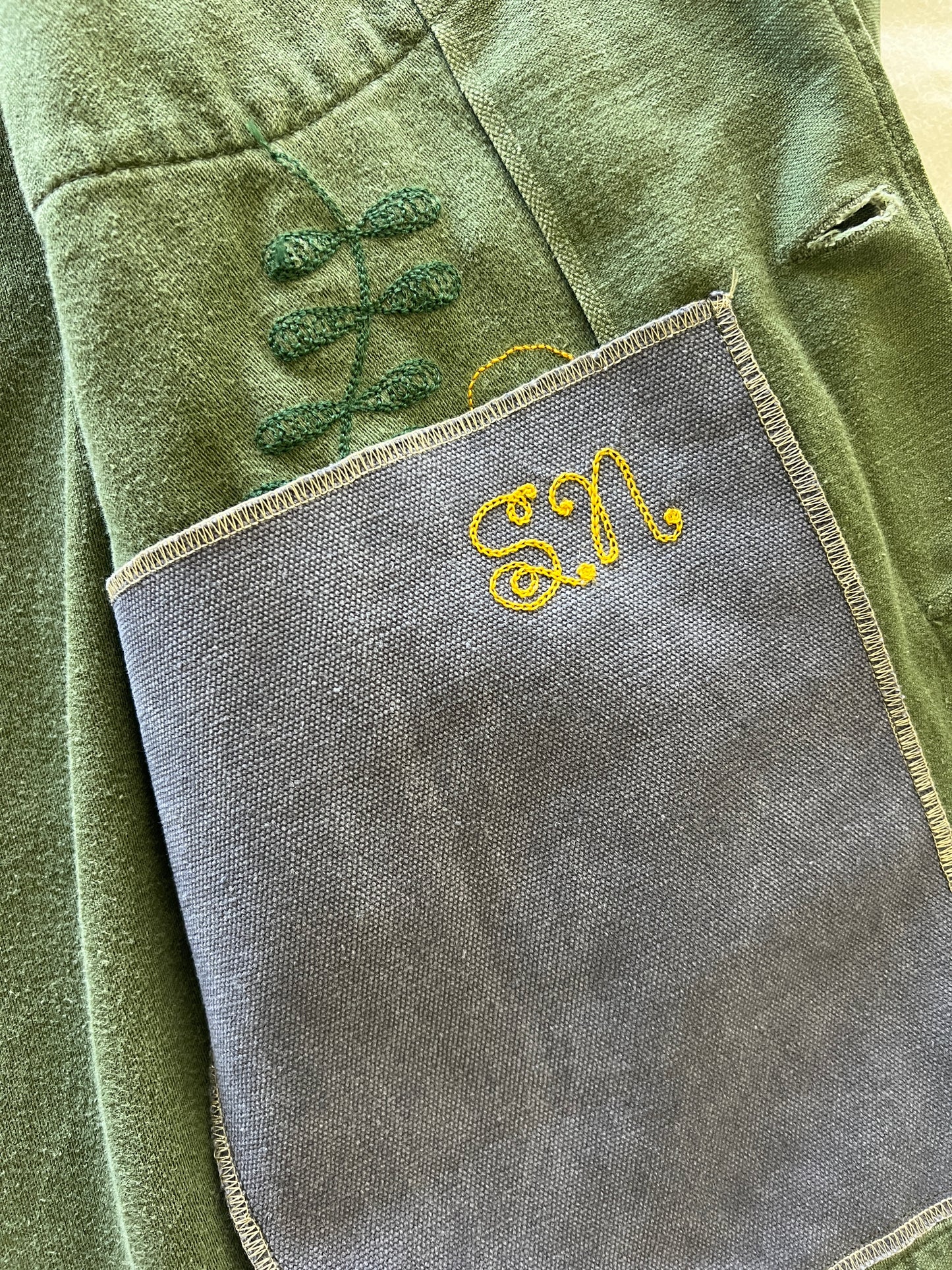 Add-On: large inside pocket with initials